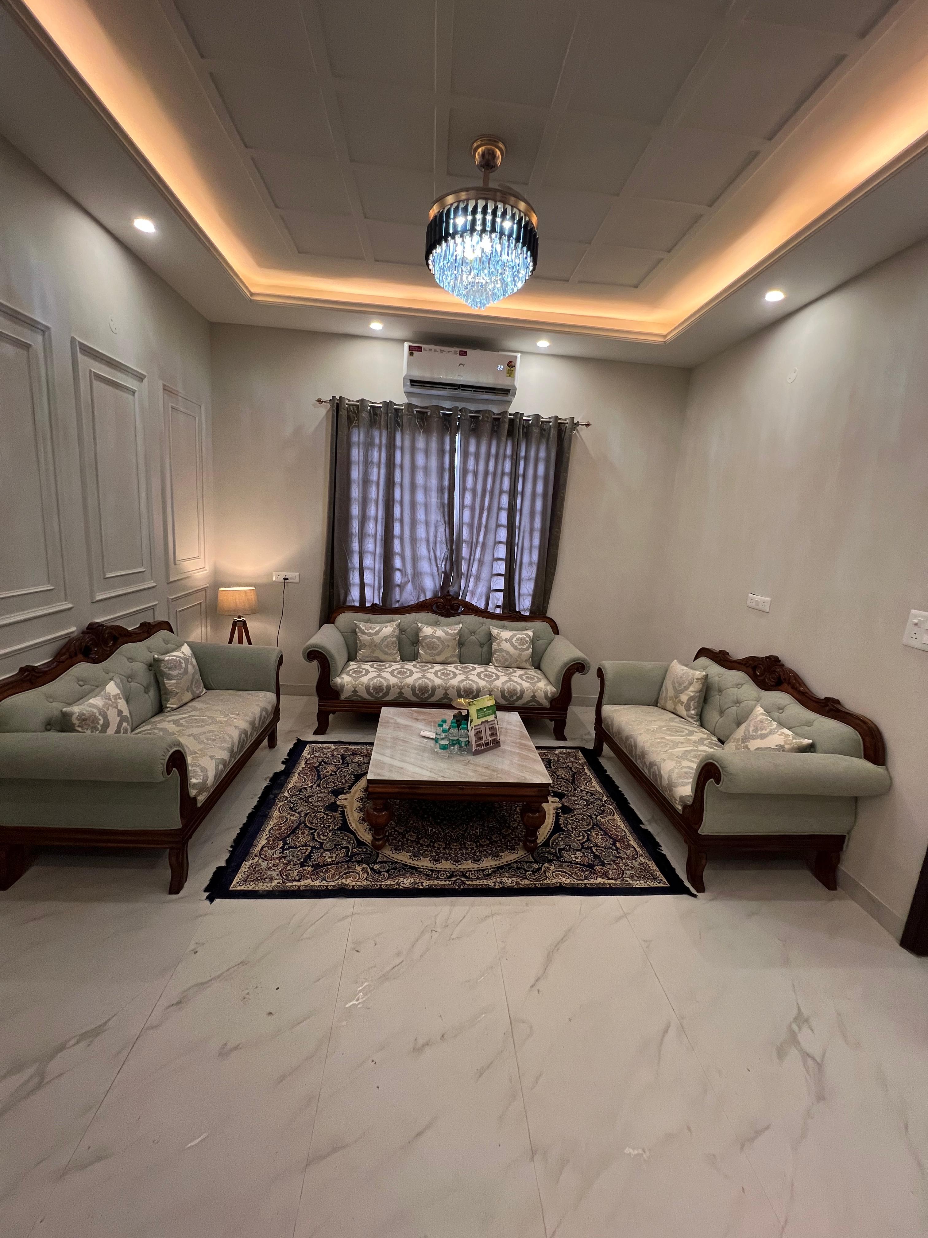 3BHK LUXURY FLATS BOTH SIDE OPEN INDEPENDENT FLOOR FOR SALE IN PRIME LOCATION .